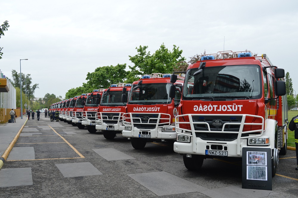 Újabb adag magyar tűzoltóautó állt forgalomba 1