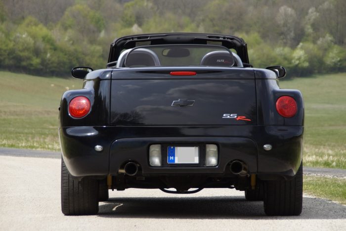 A GM legjobb vicce: kabrió kisteher Corvette-motorral 9 Az európai narancssárga villogást hátul MINI oldalindexek beépítésével oldották meg