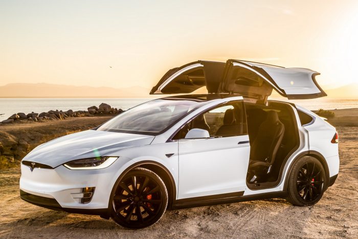Megvannak a Világ Év Autója verseny döntősei 10 tesla_model_x_p90d_13