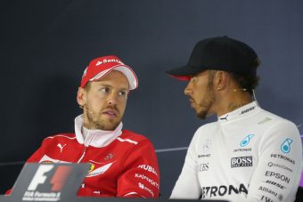 F1: Vettel vagy Hamilton – kit fütyülnek ki Silverstone-ban?