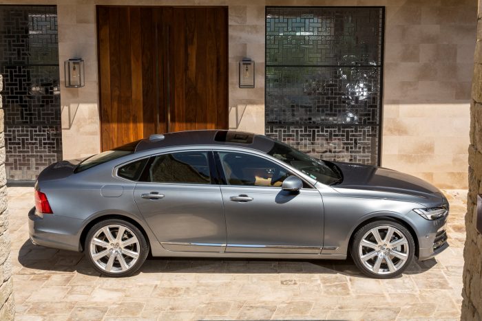 Megvannak a Világ Év Autója verseny döntősei 4 volvo_s90_d4_inscription_36