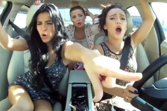 Tudod, miért jó vezetés közben zenét hallgatni?