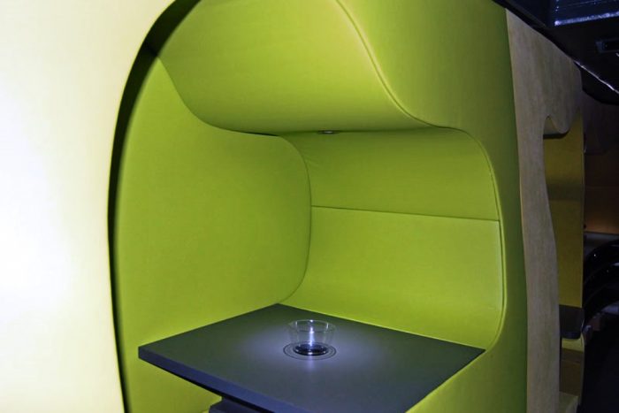 Így élvezik a csehek a vaksötétet egy csuklós buszon 1