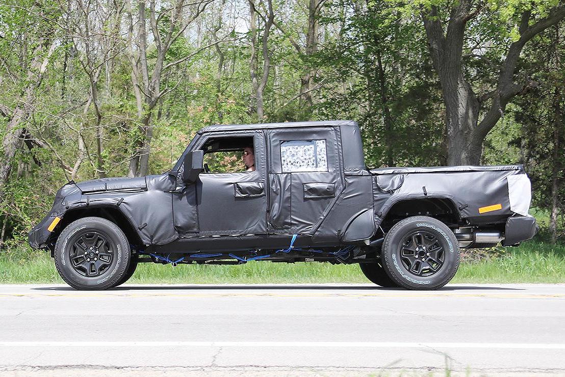 Megcáfolhatatlan tény: jön a Jeep Wrangler pickup 9