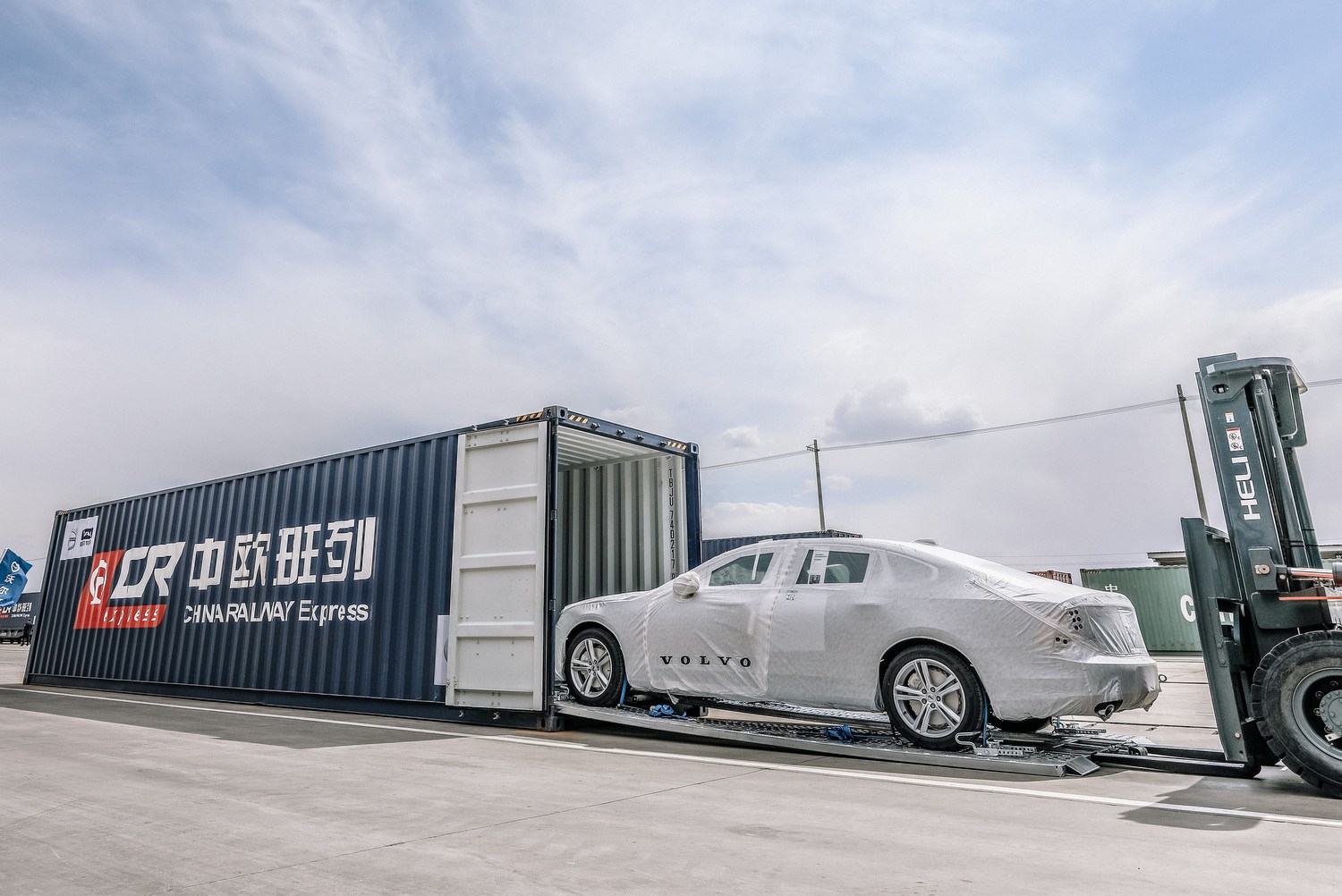 Volvo Daqing train | Vezess | Vezess