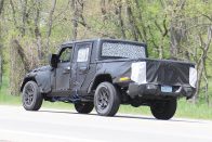 Megcáfolhatatlan tény: jön a Jeep Wrangler pickup 24