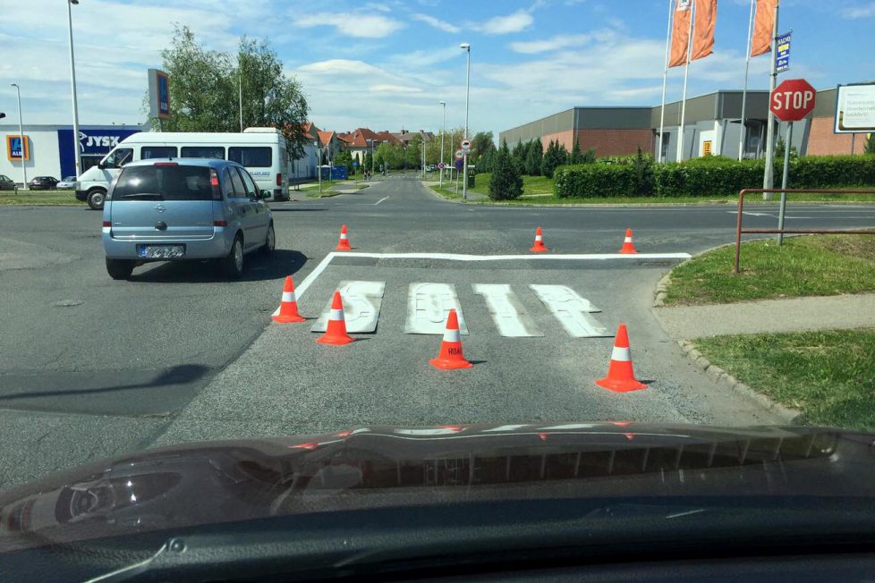 Ezen a nagykanizsai KRESZ-jelzésen fogsz most röhögni 1 18422269_10203331685370981_8602607625525848601_o