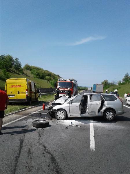 Dupla baleset az M7-esen, egyik oldalról a másikra rohantak a tűzoltók 1