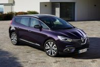 Luxusba megy át a Renault családi modellje 22