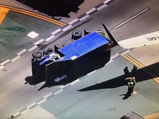 Teherautóval ütközött egy repülő, sok a sérült 1