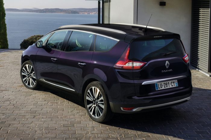 Luxusba megy át a Renault családi modellje 6