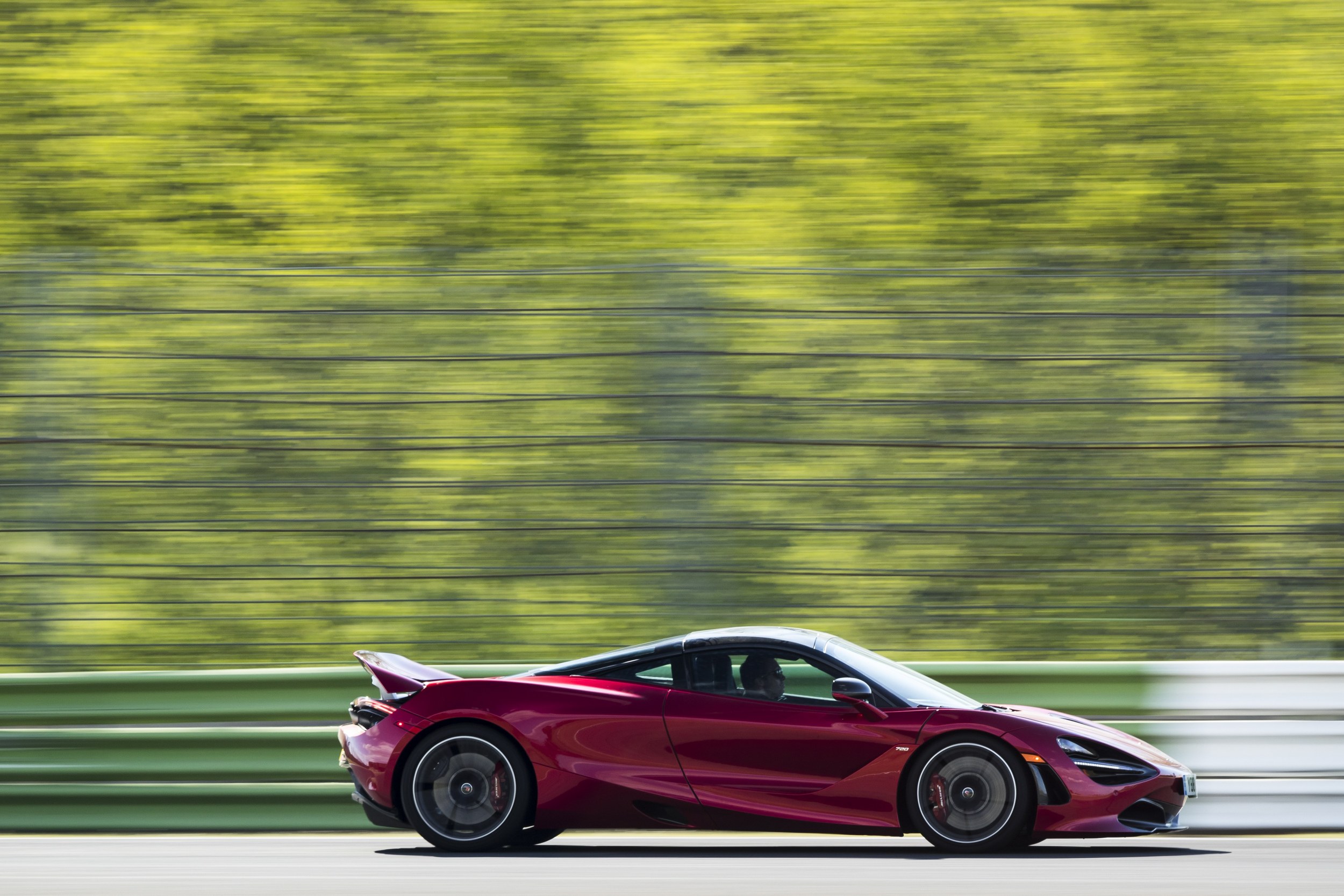 Képes ébresztő: öt tucat új fotón a csodálatos McLaren 720S 62