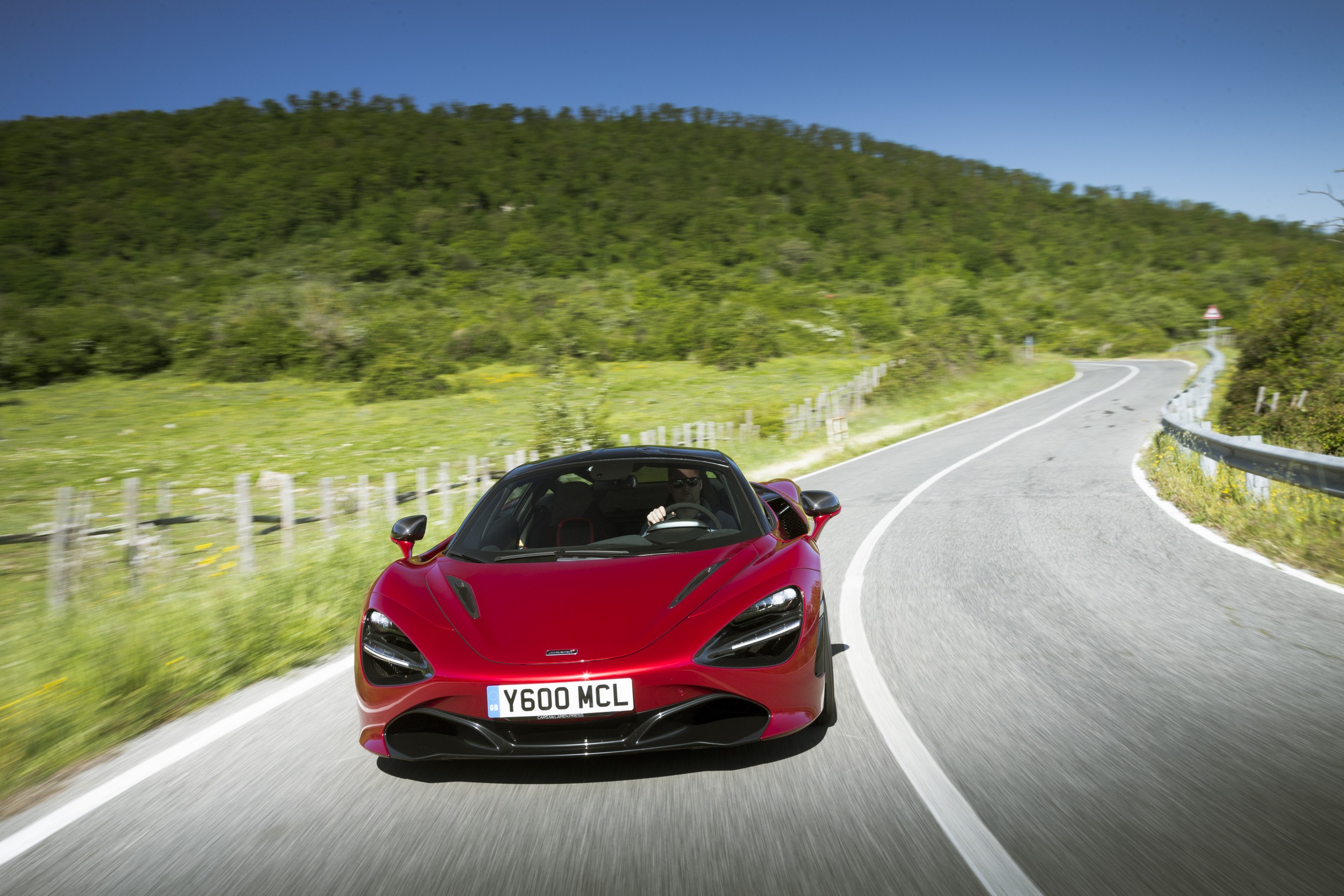 Képes ébresztő: öt tucat új fotón a csodálatos McLaren 720S 52