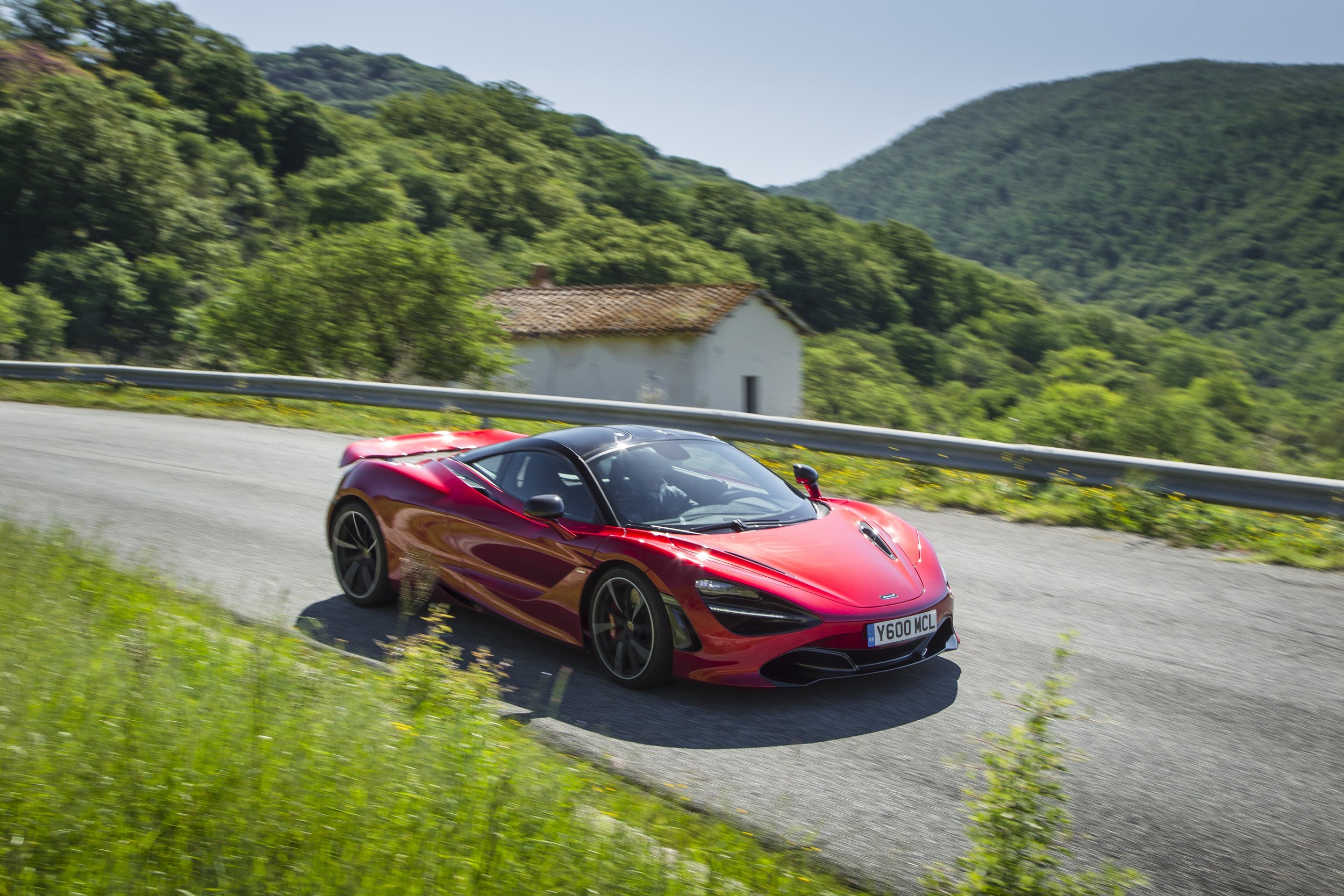 Képes ébresztő: öt tucat új fotón a csodálatos McLaren 720S 50