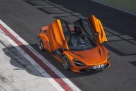 Képes ébresztő: öt tucat új fotón a csodálatos McLaren 720S 105