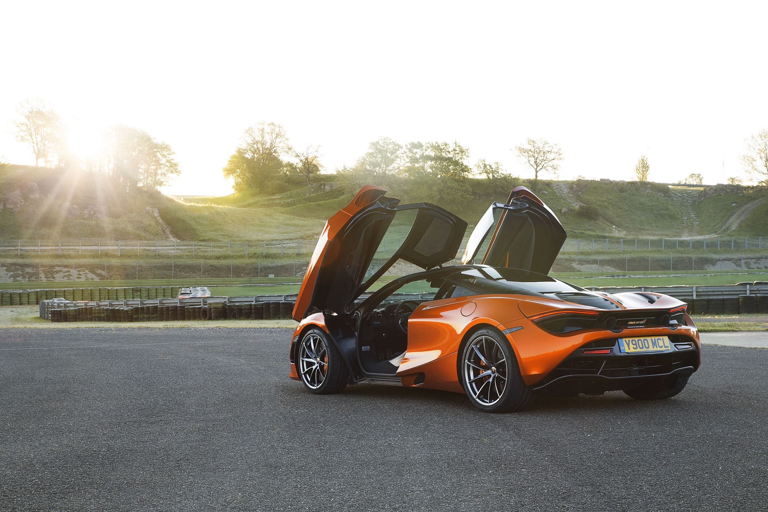 Képes ébresztő: öt tucat új fotón a csodálatos McLaren 720S 46