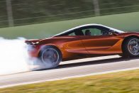 Képes ébresztő: öt tucat új fotón a csodálatos McLaren 720S 103