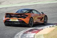 Képes ébresztő: öt tucat új fotón a csodálatos McLaren 720S 98