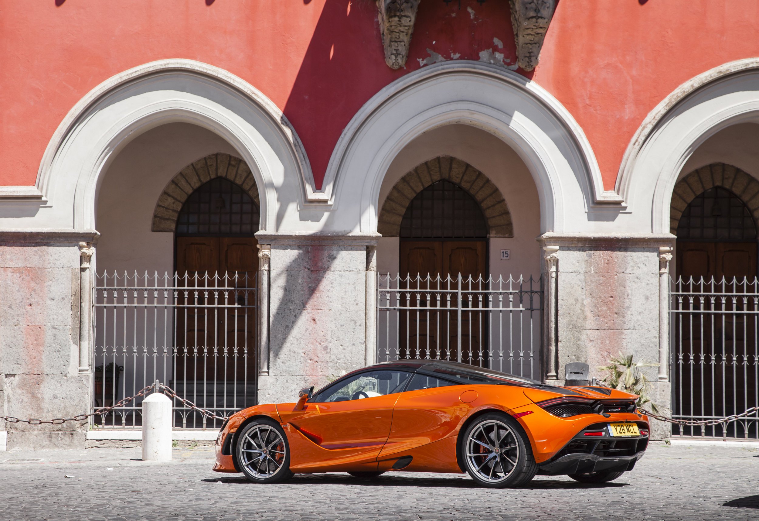 Képes ébresztő: öt tucat új fotón a csodálatos McLaren 720S 35