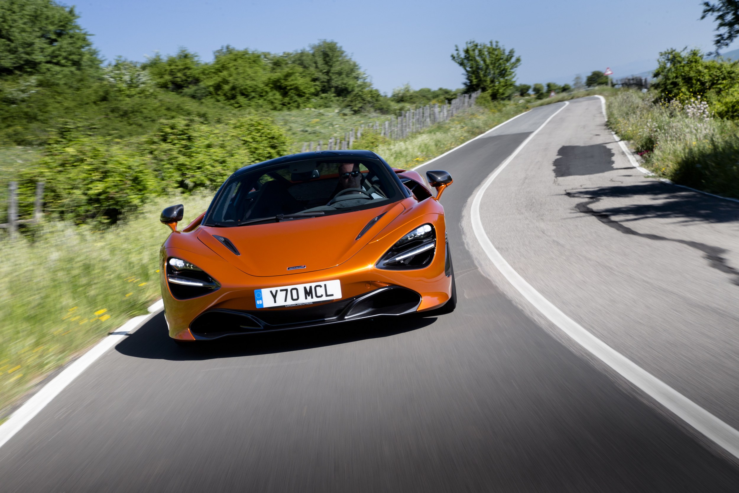 Képes ébresztő: öt tucat új fotón a csodálatos McLaren 720S 31