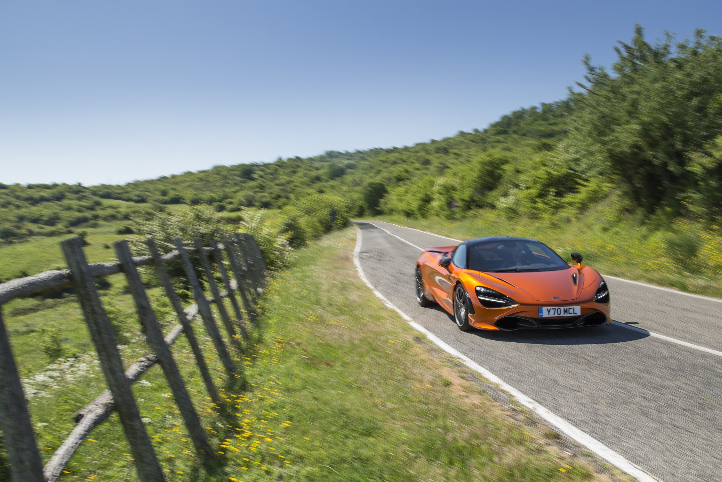 Képes ébresztő: öt tucat új fotón a csodálatos McLaren 720S 29