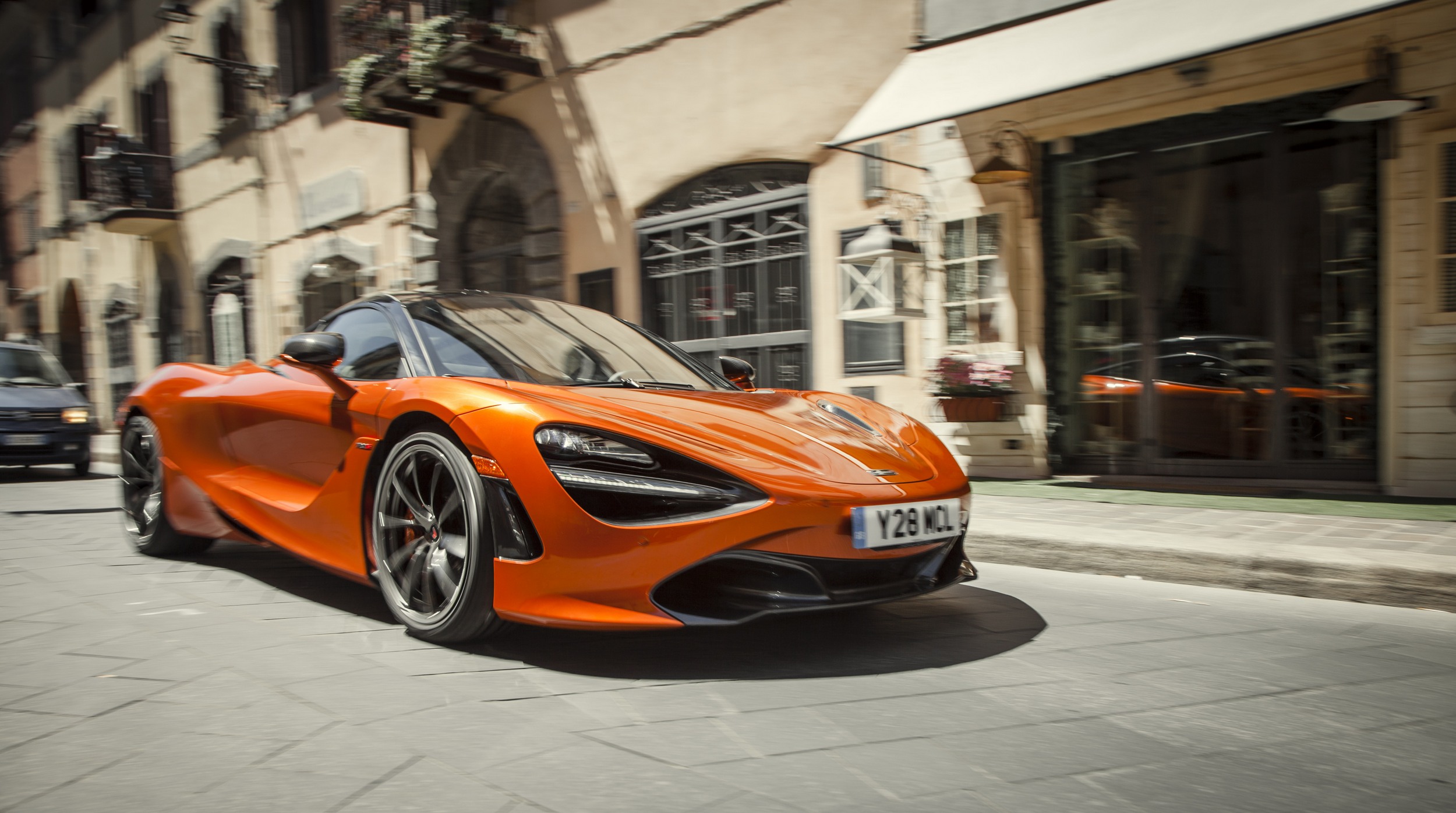 Képes ébresztő: öt tucat új fotón a csodálatos McLaren 720S 28