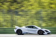 Képes ébresztő: öt tucat új fotón a csodálatos McLaren 720S 79