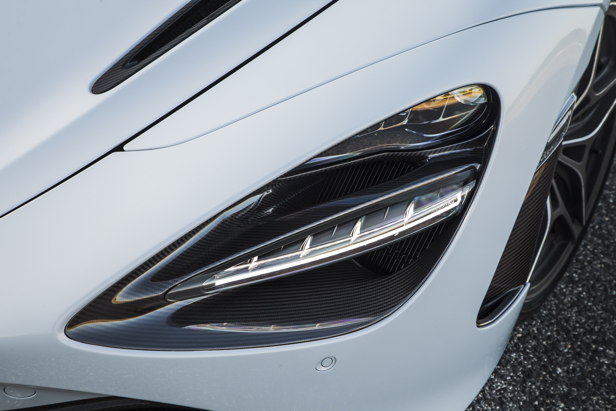 Képes ébresztő: öt tucat új fotón a csodálatos McLaren 720S 16