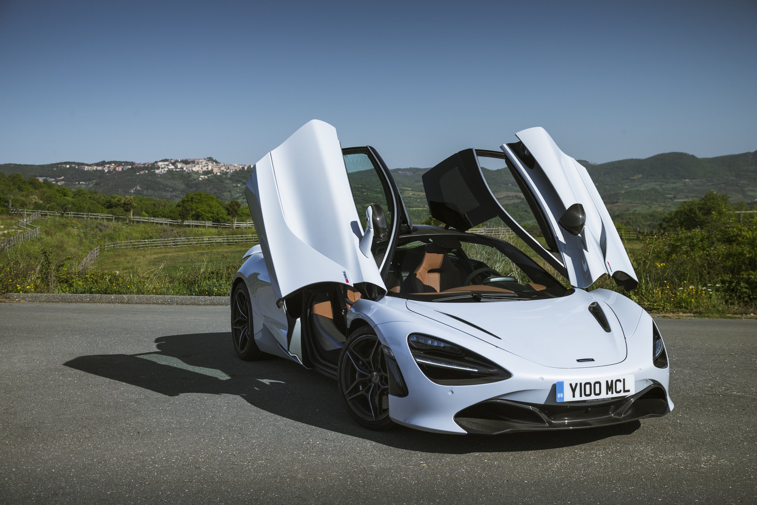 Képes ébresztő: öt tucat új fotón a csodálatos McLaren 720S 13