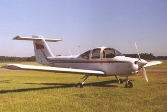 A teherautós csak egy puffanást hallott, eléggé meglepődött, amikor kiszállt