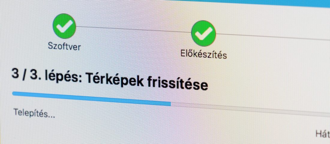 Érdemes pénzt adni a gyári navigációért?