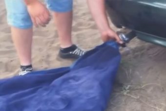 A kipufogógáz kreatív felhasználása, avagy így pihenhetünk dízelfelhőre feküdve