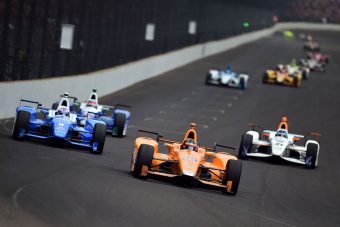 Alonsót Indianapolisban is a Honda csinálta ki