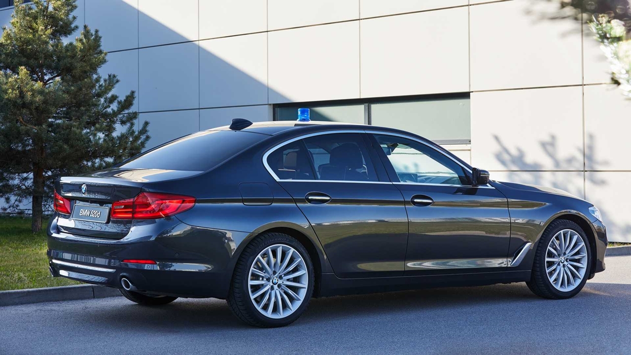 Életmentőket villant a BMW 9