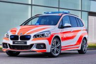 Életmentőket villant a BMW 12