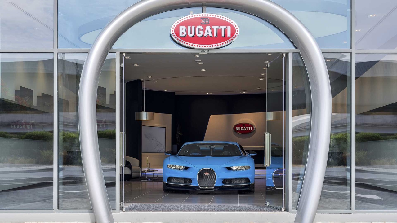 Megnyílt a világ legnagyobb Bugatti szalonja 8