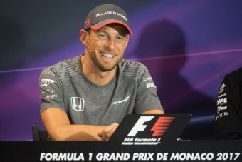 F1: Button a kutyáival konzultált Monacóról