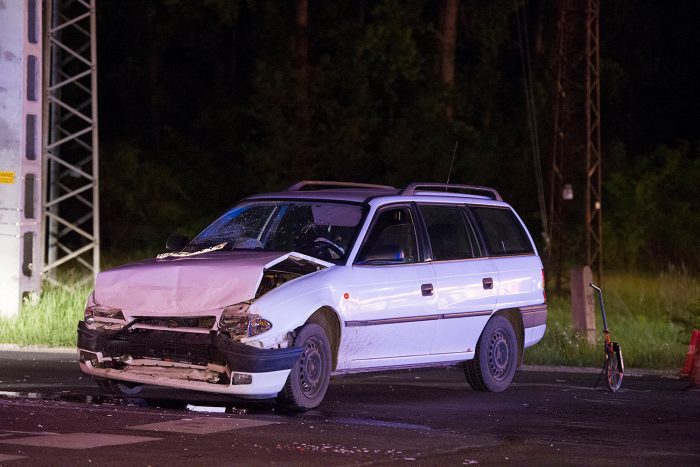 Halálos karambol Monoron, fotókon az autók