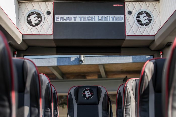 Ez a Mercedes a vízben szeret úszkálni 2