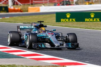 F1: Röpködtek az alkatrészek, Hamilton duplázott