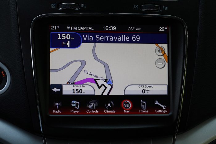 Érdemes pénzt adni a gyári navigációért? 2 Garmin által szállított gyári navigáció egy Fiatban