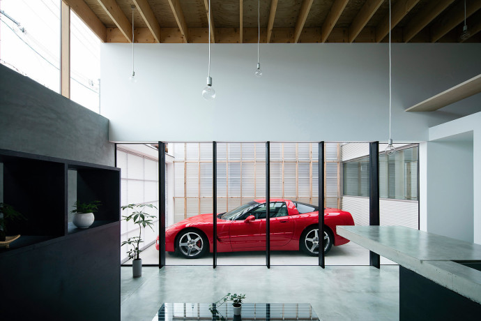Glass-Garage-House-2-690x460
