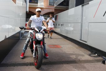 F1: Hamilton nem készül pszichikai hadviselésre