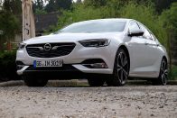 Júniusban megkapjuk: új Opel Insignia 49