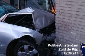 Részeg autós rongyolt a Heineken irodájába