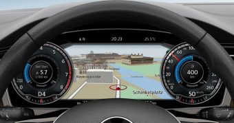 Érdemes pénzt adni a gyári navigációért?