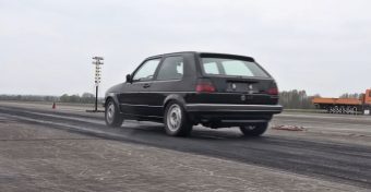 Bugattit eszik reggelire ez a kettes Golf