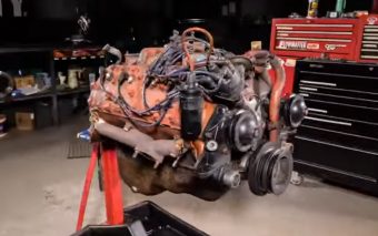 Íme egy remek videó arról, hogyan születik újjá egy V8-as motor