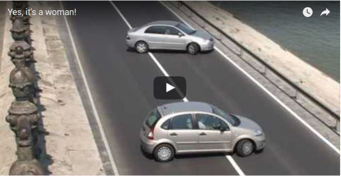 Vajon sikerül megfordulnia ennek a busznak a pesti rakparton? 1