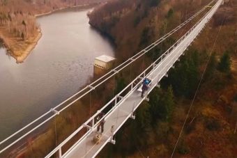 Átadták a világ leghosszabb gyalogos függőhídját